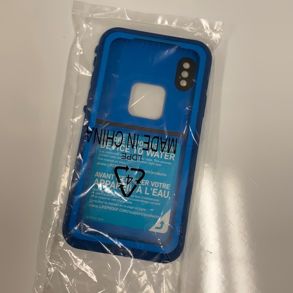 iPhone x life proof case
